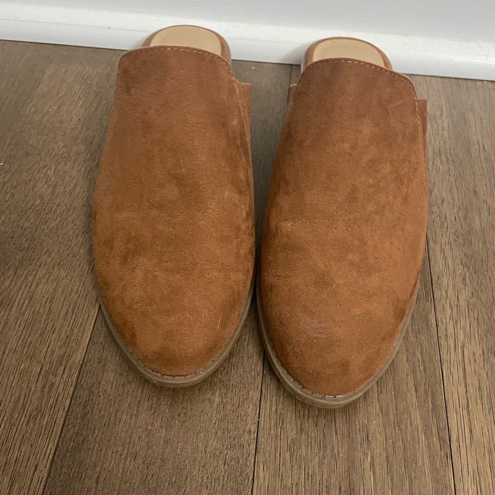 Womens Mules Size 8. Ne we worn.